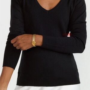 NWT NY&Co Long Sleeve V-Neck Pullover
LARGE / BLACK